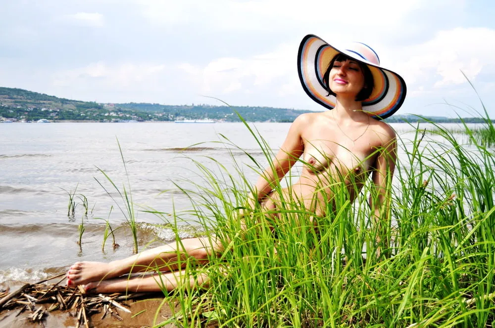 Sexwife Marisha Nude On The Beach Pics Xhamster