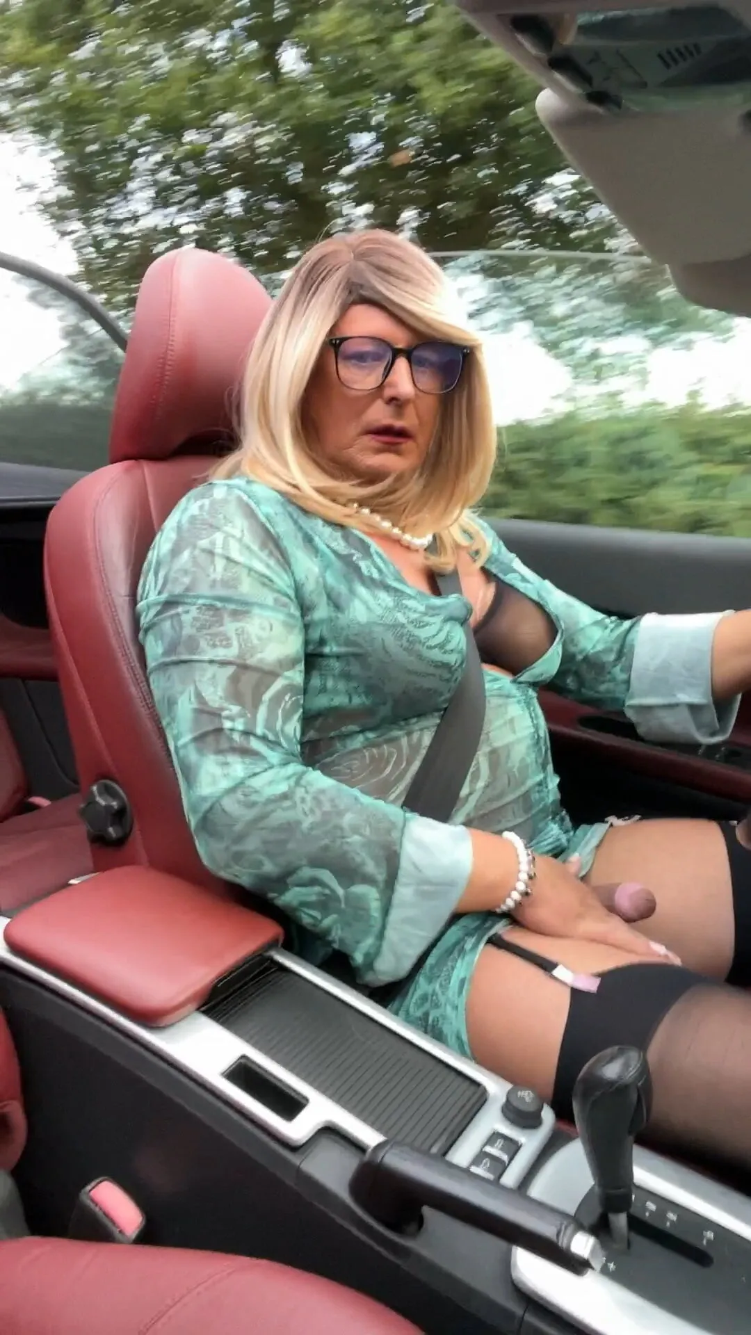 Amateur Crossdresser Kellycd Sexy Milf In Stockings Pics