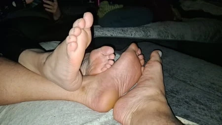 For barefoot, feet and toes lovers