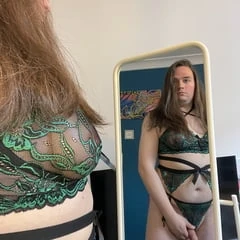 All green 👗