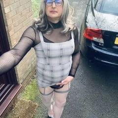 Amateur crossdresser Kelly cd in grey dress silver pantyhos 