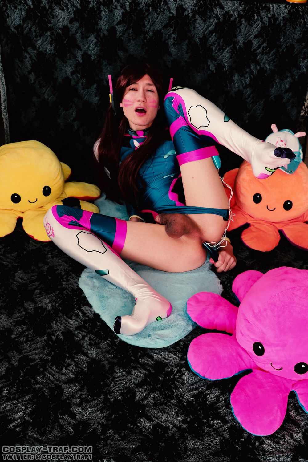 Femboy cosplay D.va overwatch