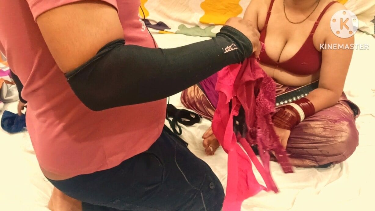 Bra seller fucks Hot Village aunty 