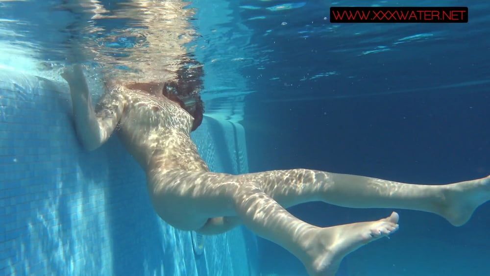 Mia Ferrari Underwater Swimming Pool Erotics #8