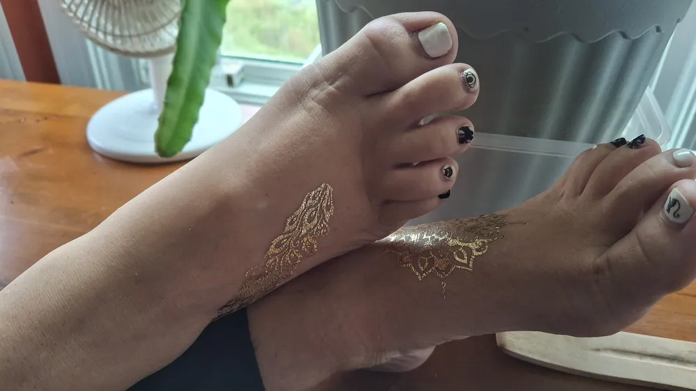 GF Showing off her feet #4