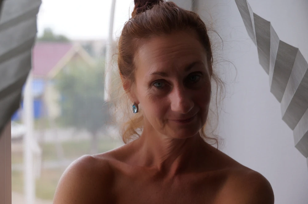 Naked on the Windows #37