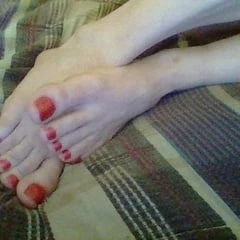 Mellissa&#039;s pretty little feet 2