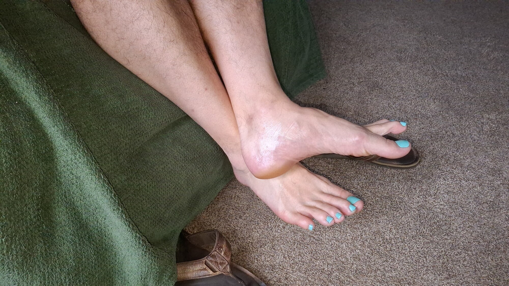 Would you suck my painted femboy toes and lick my soles? #9