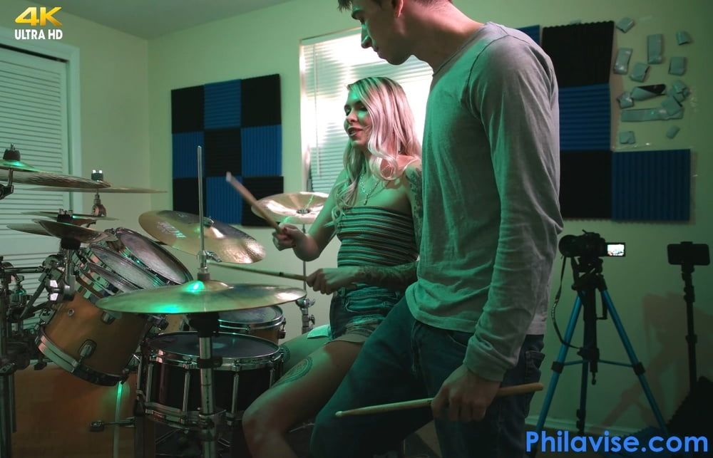 PHILAVISE-My first drum lesson  #2