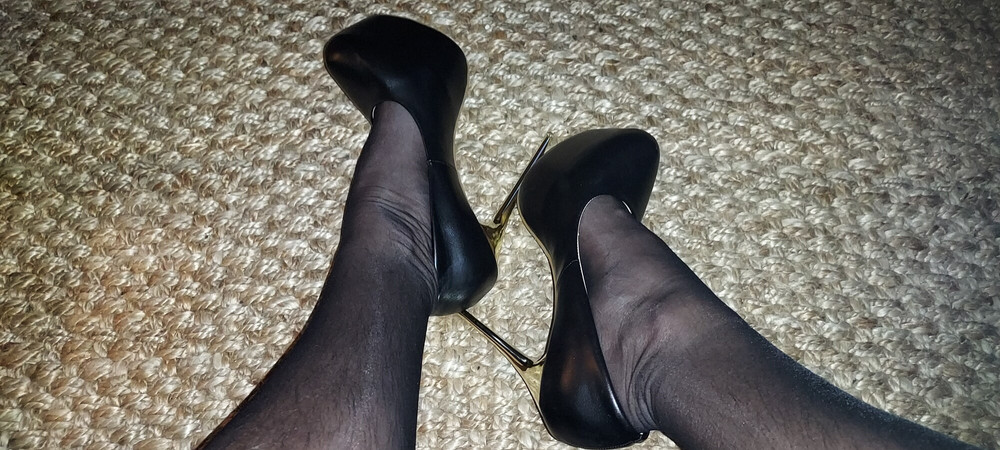 'Tis the season for shoes and stockings 🎅 #32