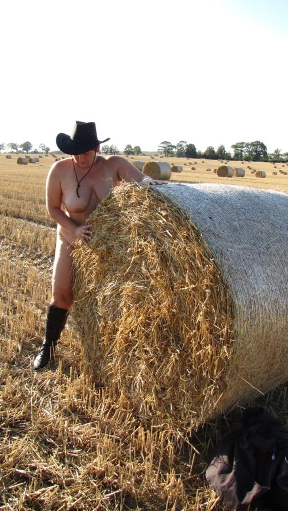 Completely naked in a corn field ... #12