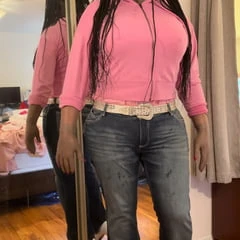 Danae in jeans