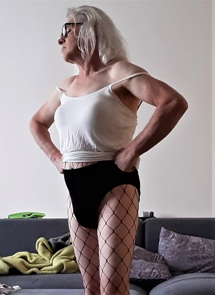 MOI EN SISSY 16