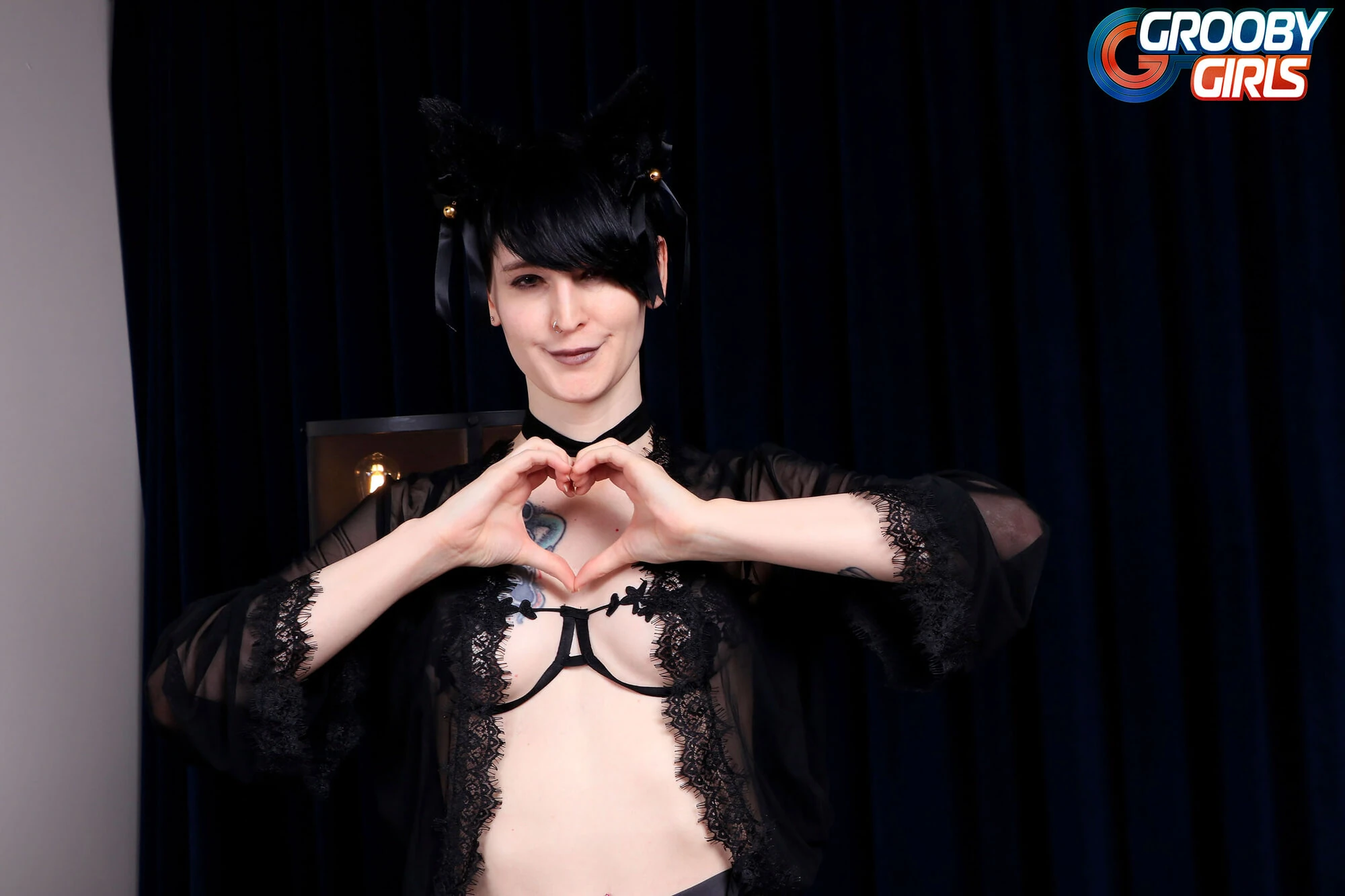 GROOBYGIRLS: Climax With Eva