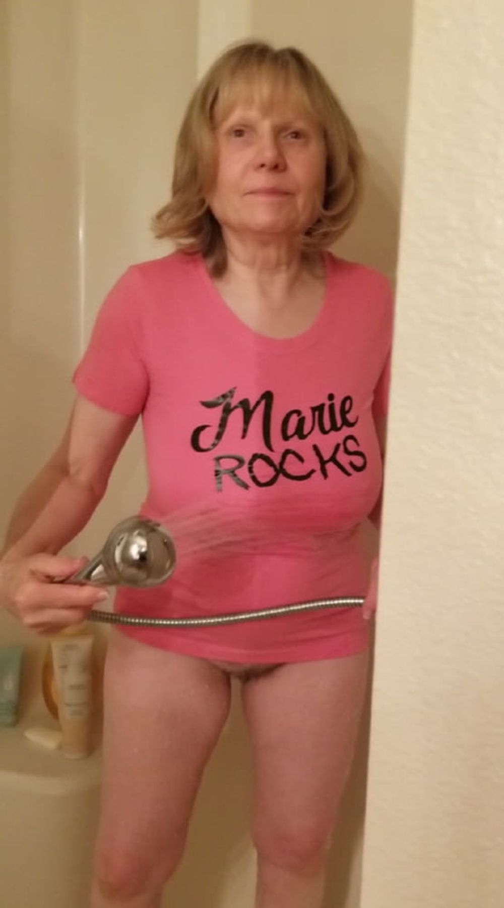 Hot grandmother sprays her pussy and cums in a wet t-shirt #12