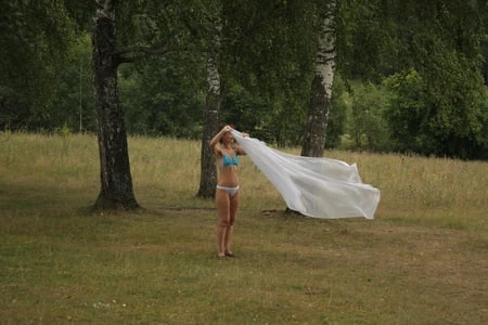 white shawl         