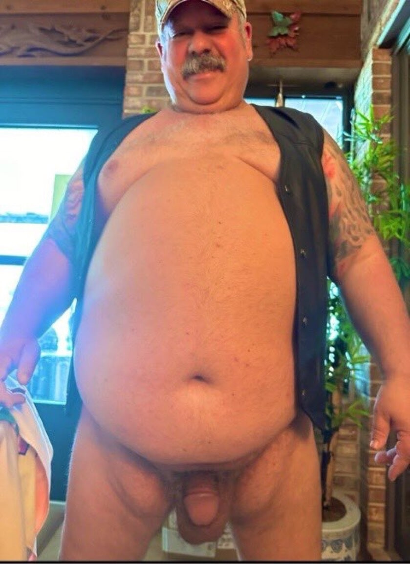 OLD STRENGTH COACH WITH FAT COCK #19