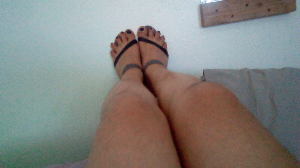 Overhanging toes, ankle straps, toe spreading.  #6