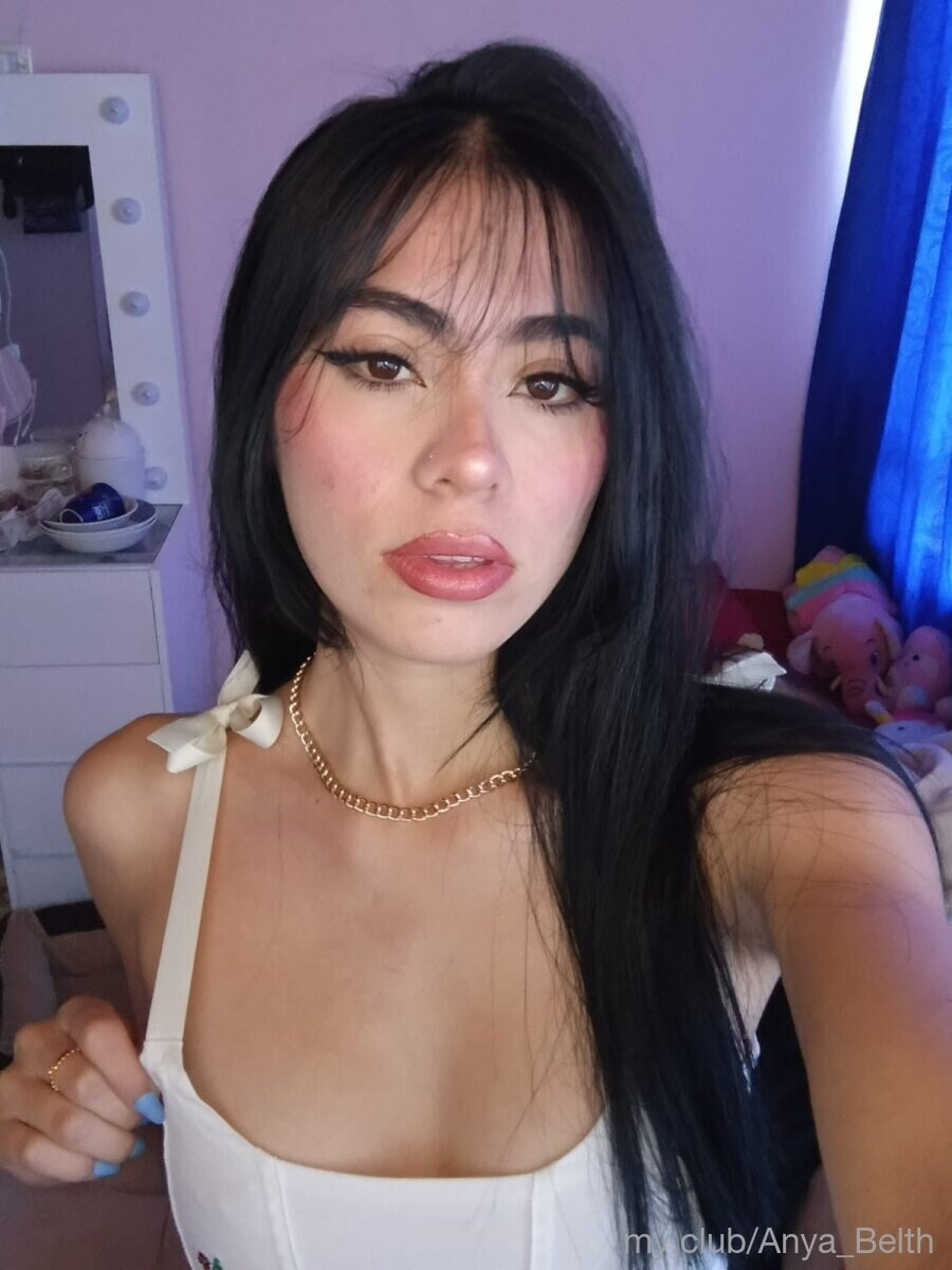 Anya 🍒 Free Photos