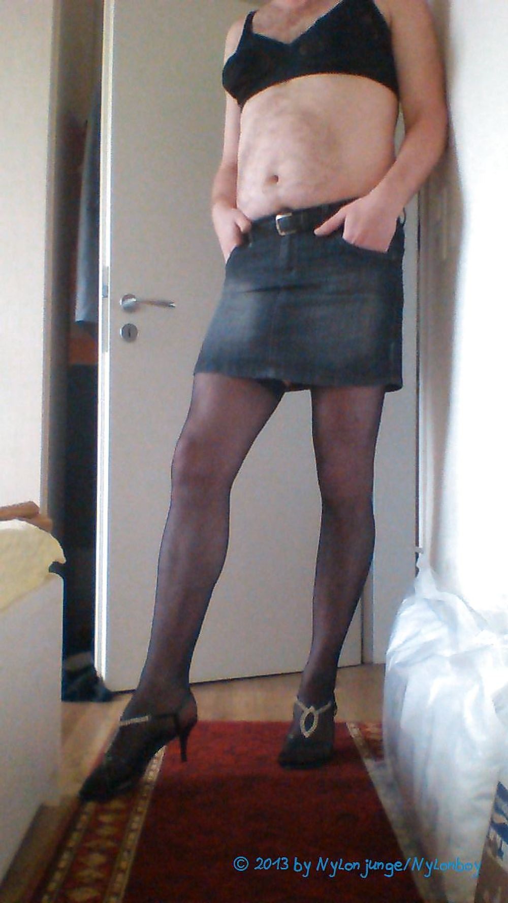 Nylonjunge73 Cool in Straps und Heels #3