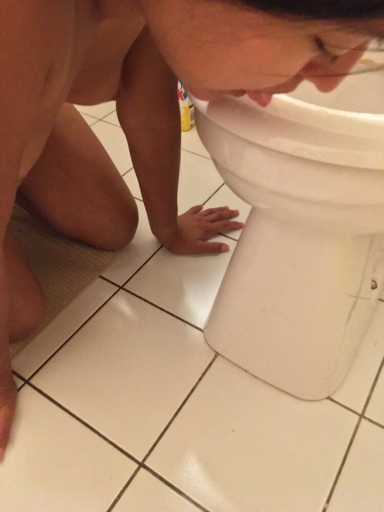 Toilet licking slave #2