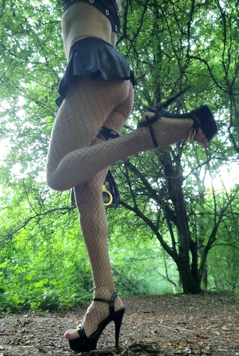 Une salope dans un🌳Bosquet a la recherche d'Ejacs Faciales #13
