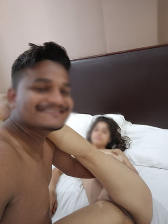 Erkek ve kadın köleler sevişiyor, Pet Rishu çok keyif alıyor