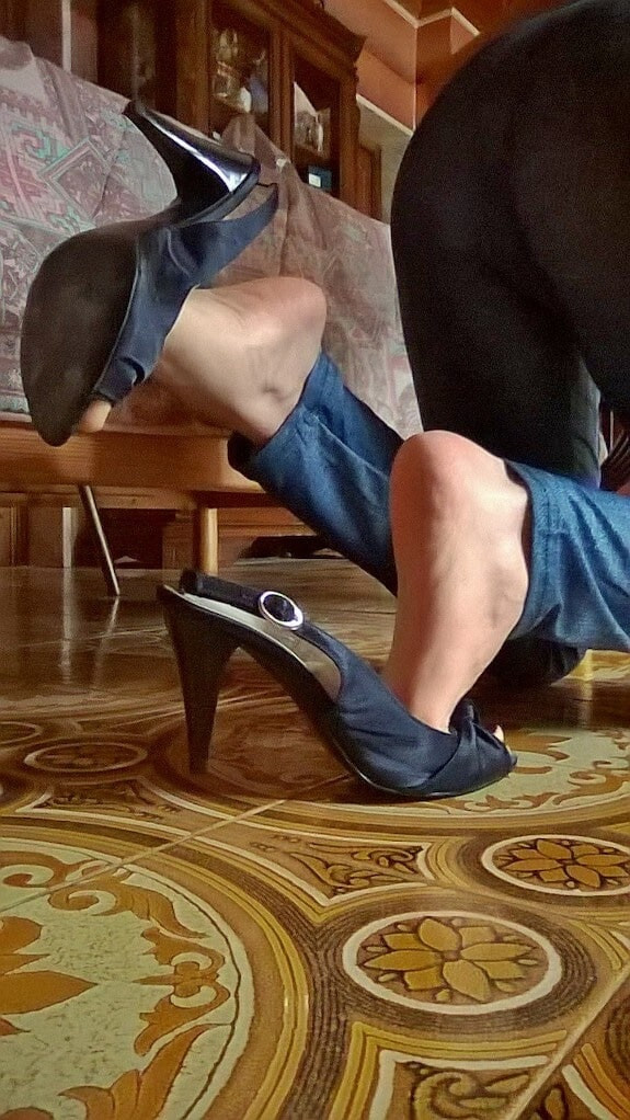 Sexy high heels and feet 💖 #53