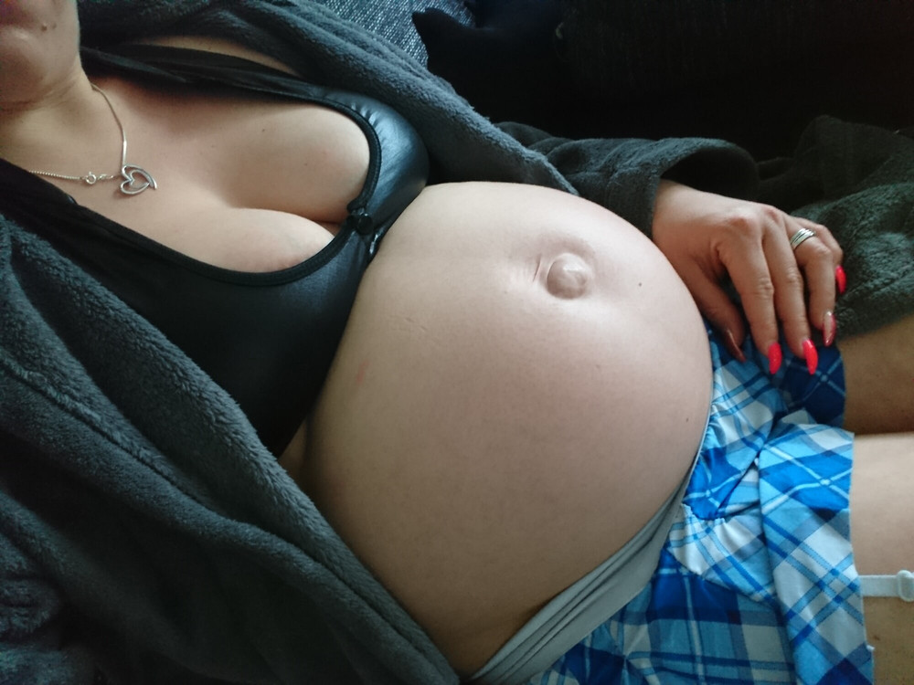 Who doesn't love pregnant women? 🤤 #5