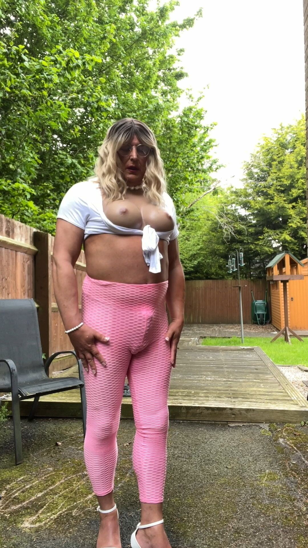 Amateur crossdresser kellycd2022 in pink leggings #44