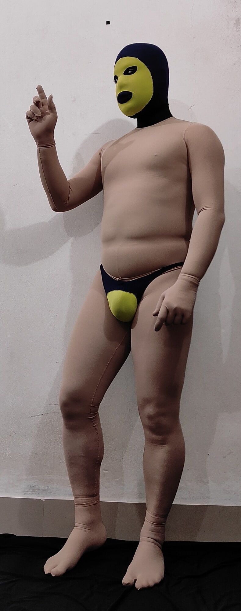 Zentai Circus penis play nude boy #3