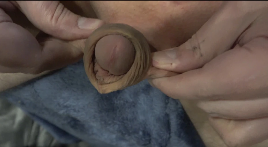 Tugging on my penis - July 2025 #6