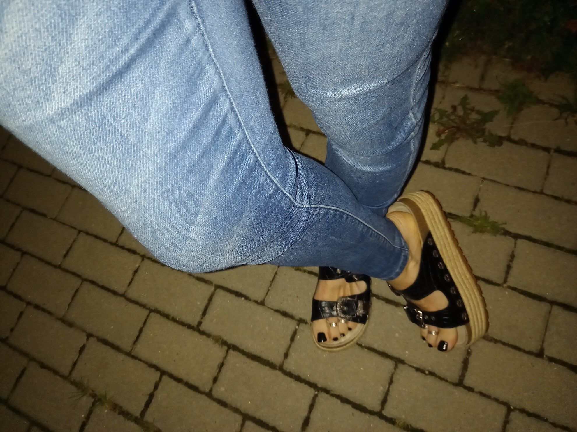 platform sandals and sexy feet #17