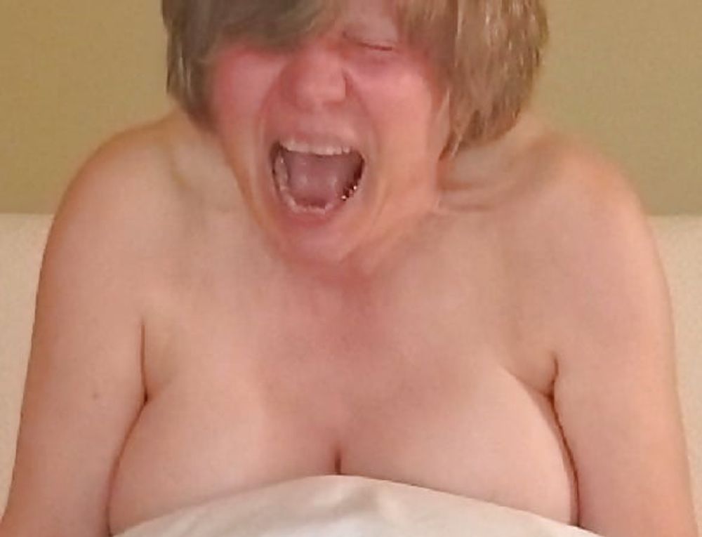 60+ GILF rides a face to sweet orgasm #33