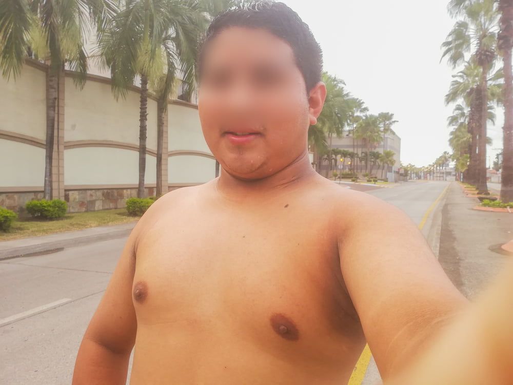 Yop sin Camiseta en las Calles 01 #18