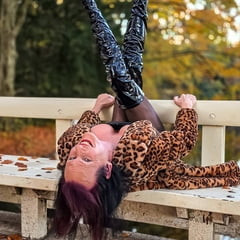 NaomiPerv 秋を楽しんでエッチに