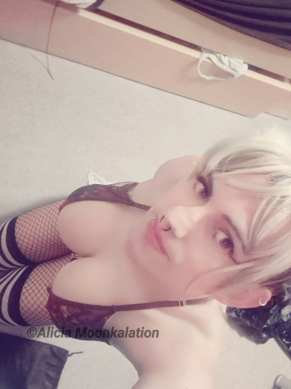 cute & blond Alicia