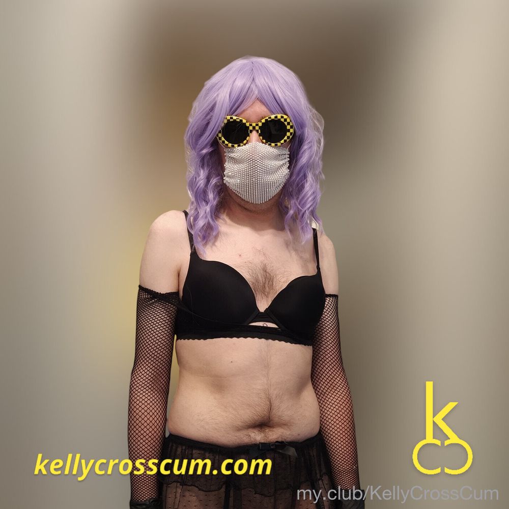 Kelly CrossCum Free Photos