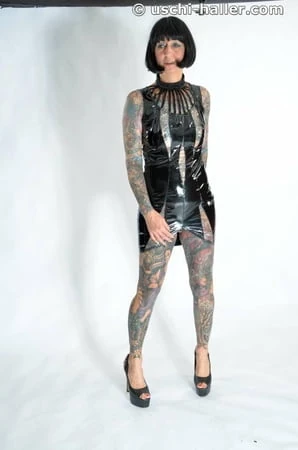 photo shoot with full body tattooed milf cleo           