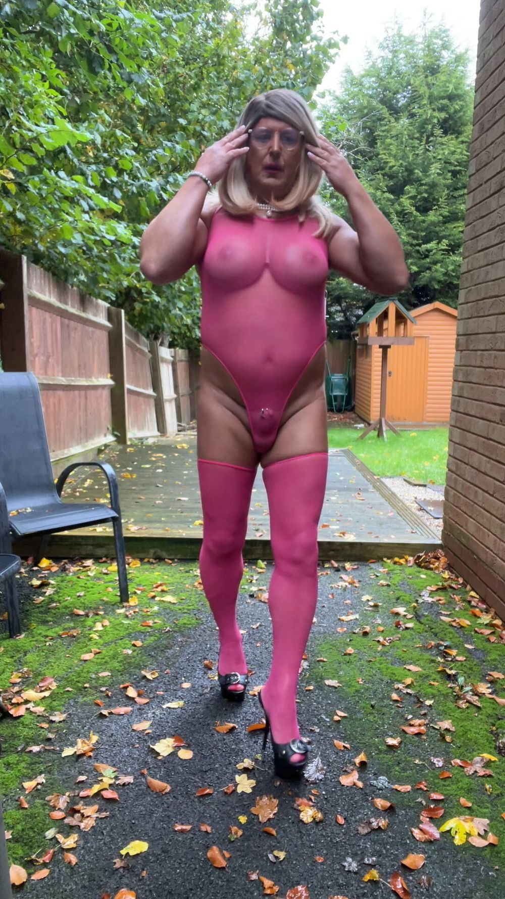 Crossdresser kellycd2022 in pink bodysuit and stockings  #15