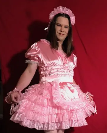 joanie pink sissy maid         