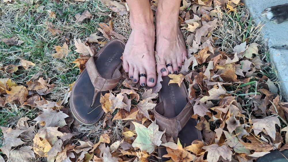 Feet in the leaves #28