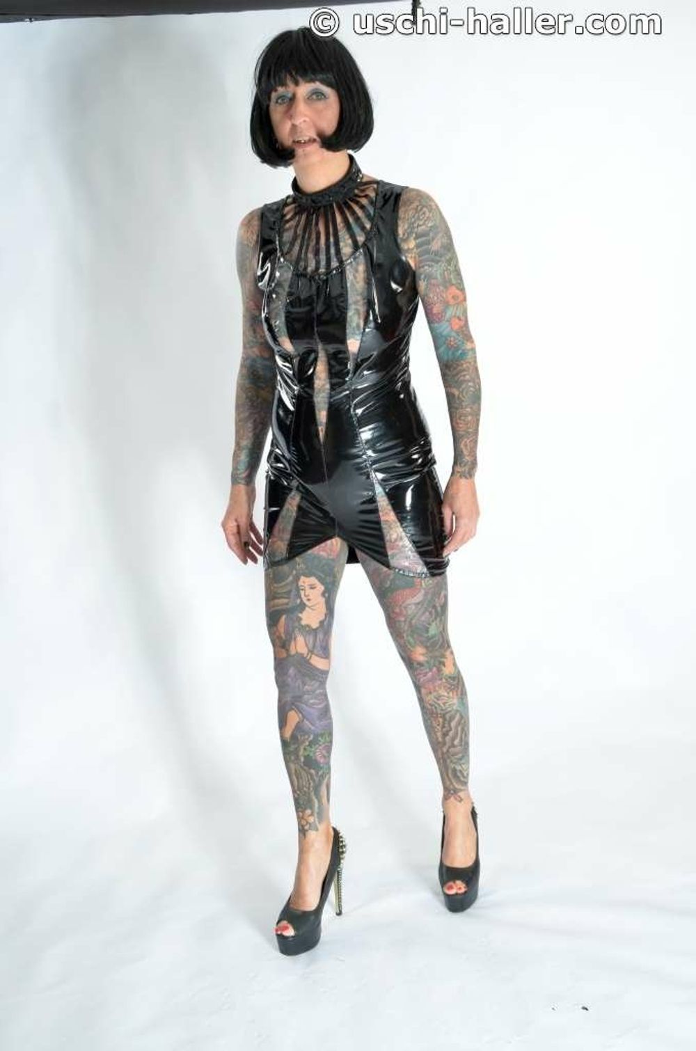 Photo shoot with full body tattooed MILF Cleo - 2 #48