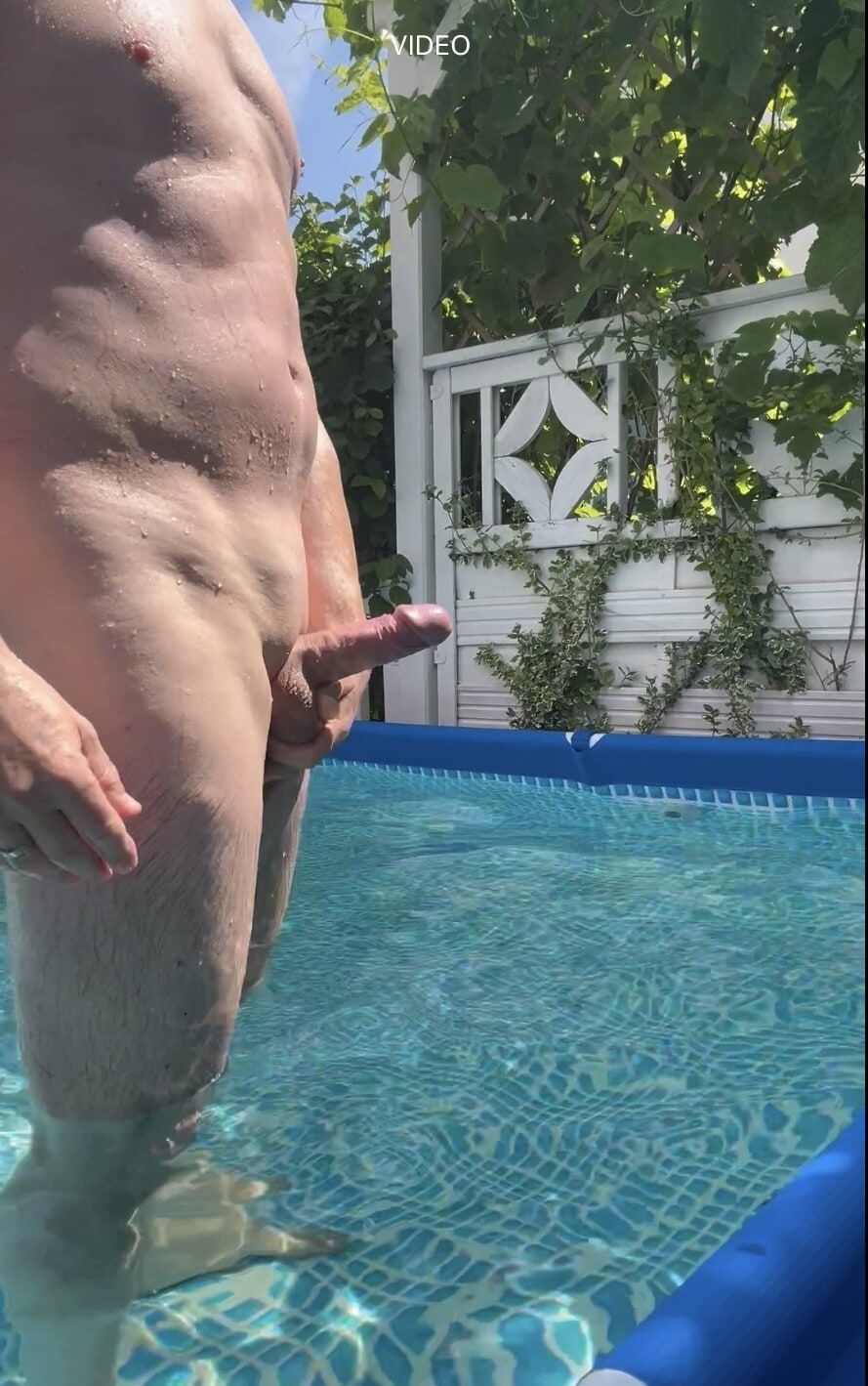 Stiff Nipples and sexy Penis in the Pool