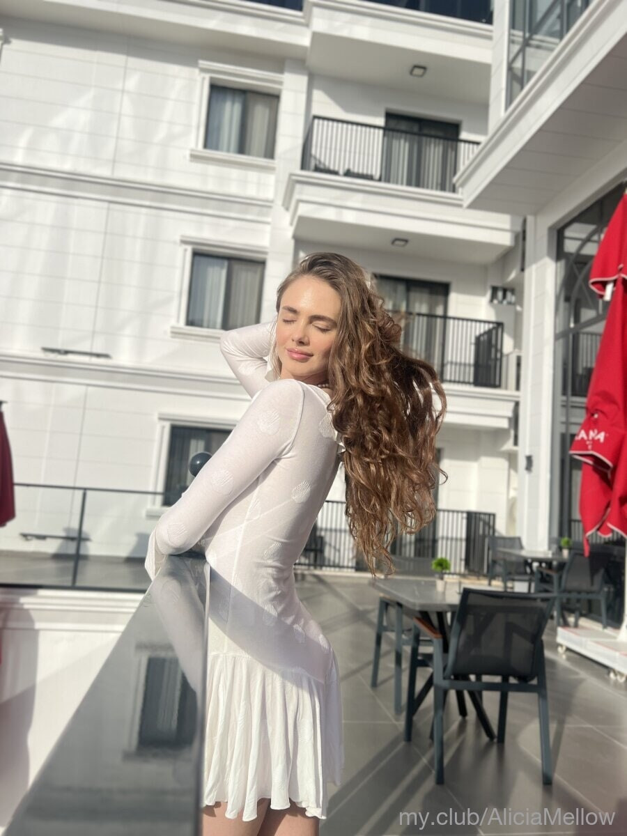 AliciaMellow Free Photos #9