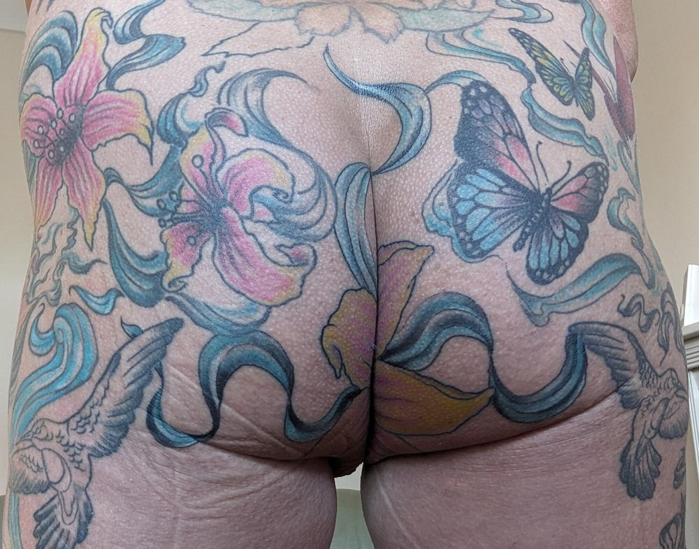 Ass hole tattoo finished.  #5