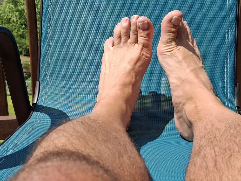 I need my toes sucked