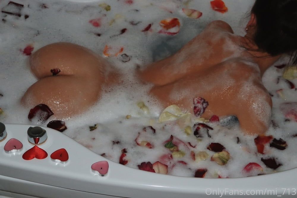 Sexy photo shoot in the jacuzzi #3