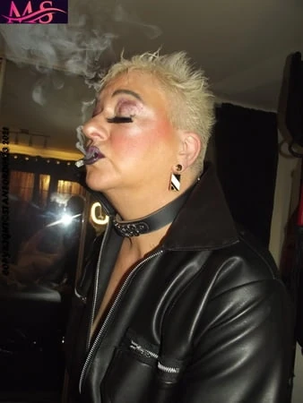 mistress smoke pt    i m boss         