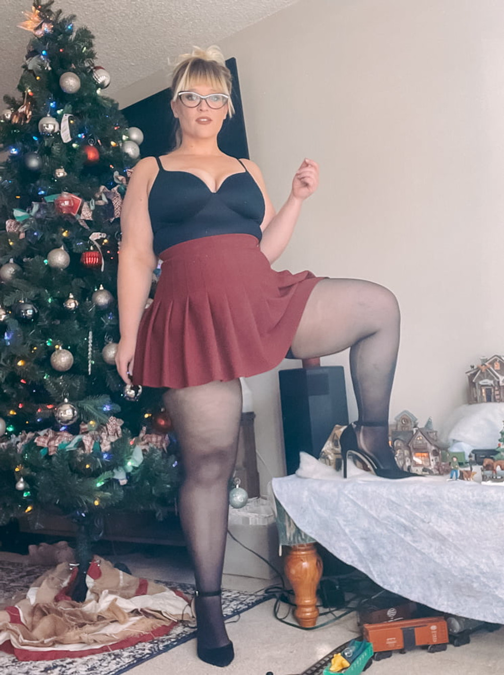 Christmas Thighs and Heels #12